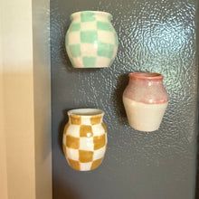 Load image into Gallery viewer, Ceramic Magnetic Mini Vases
